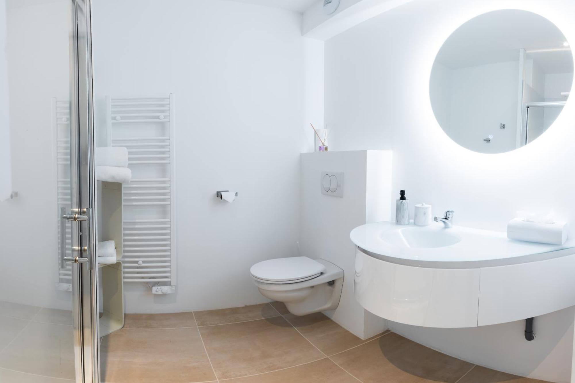 Domaine De Mende Brenoux Suites & Spa Экстерьер фото